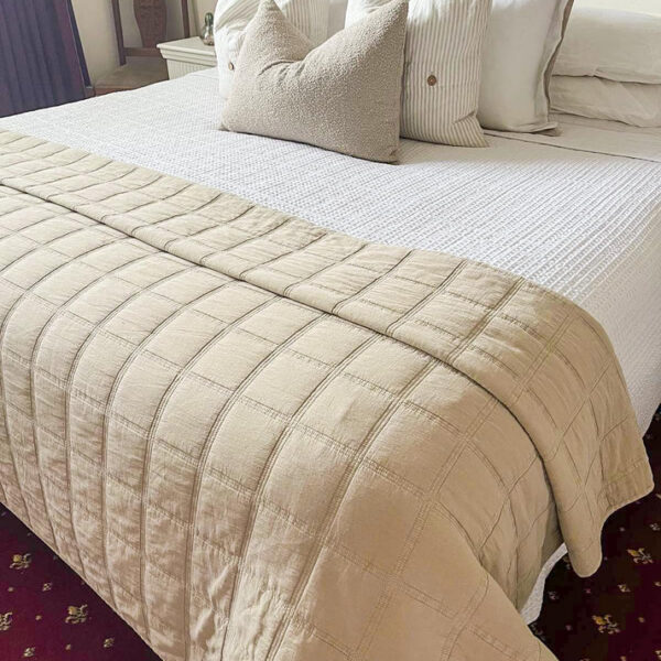 STONEWASHED ORGANIC KING COTTON QUILT | NATURAL