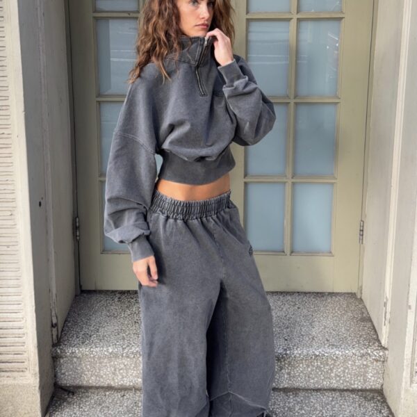 ACID WASH CROPPED SWEATER | charcoal